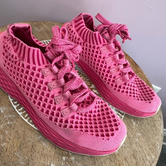 NOBULL Pink Panther Trainers | Women’s 7.5 - Picture 3 of 7
